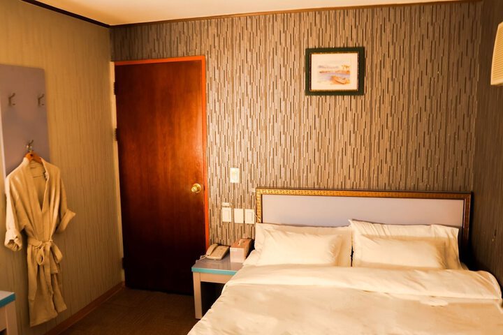 Room 5 of 22