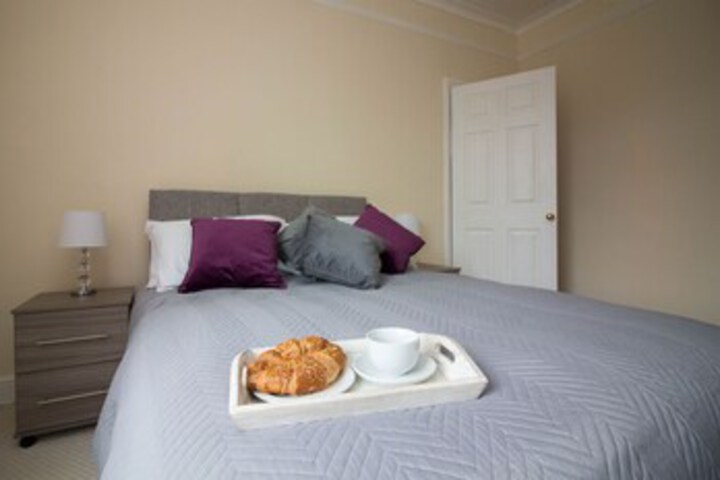 Room 8 of 25