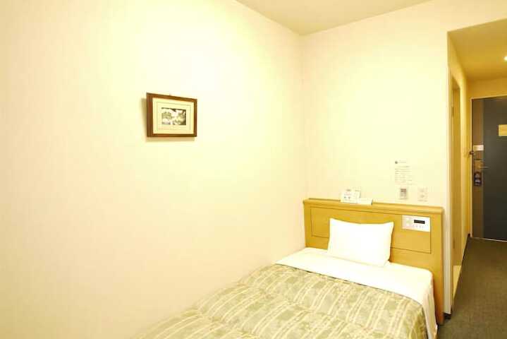 Room 12 of 48