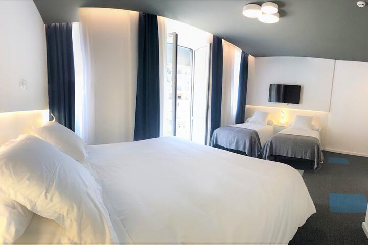 Room 28 of 50