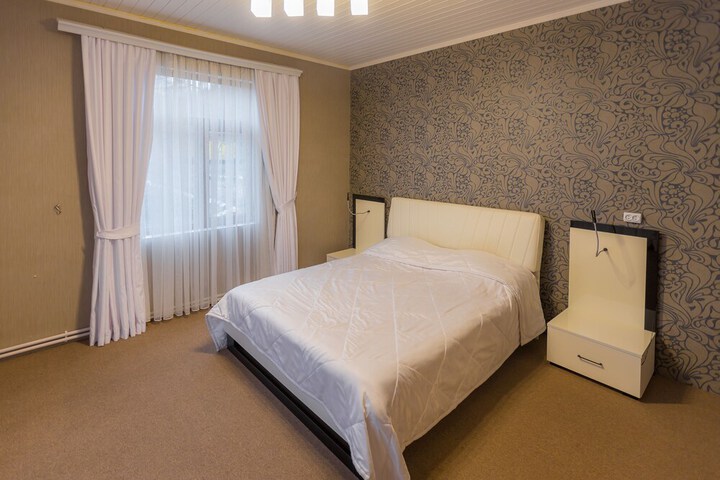 Room 11 of 31