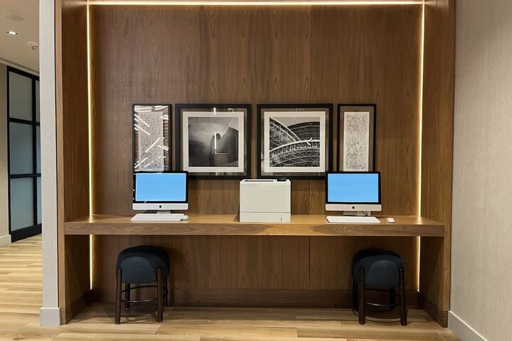 Business Center 125 of 157