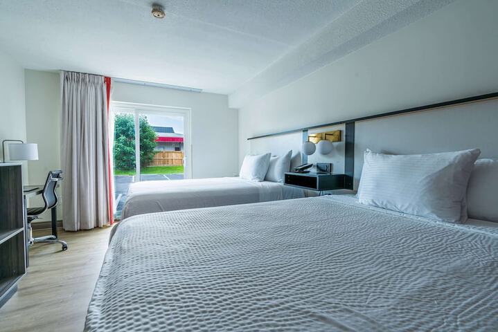 2 Queen Beds Second Floor (6 of 9)