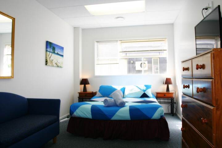 Room 4 of 38