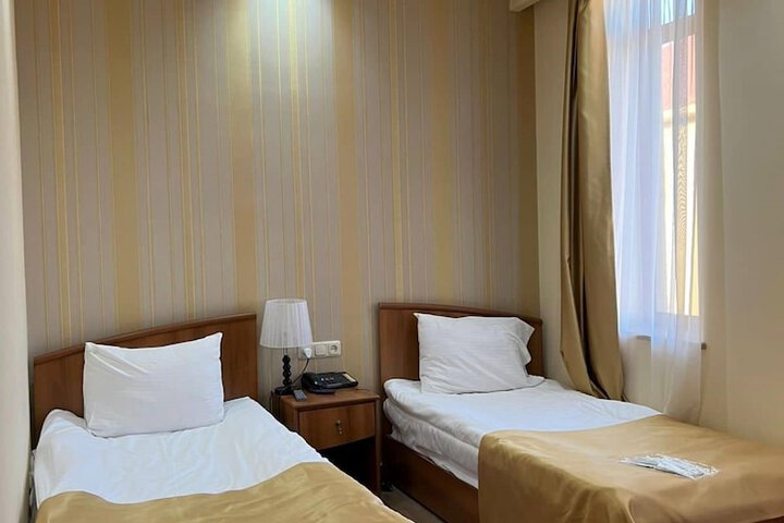 Room 13 of 39