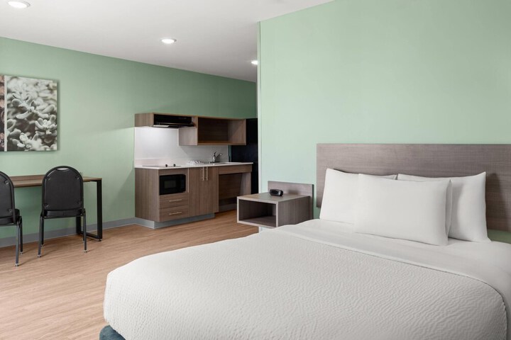 Room 21 of 38