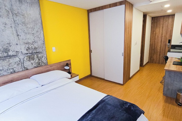 Room 25 of 41