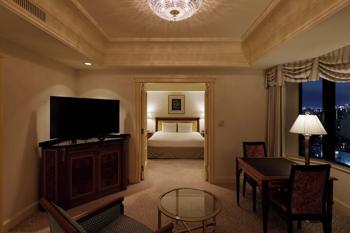 Room 10 of 43