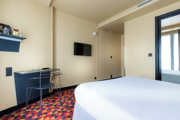Room 7 of 52