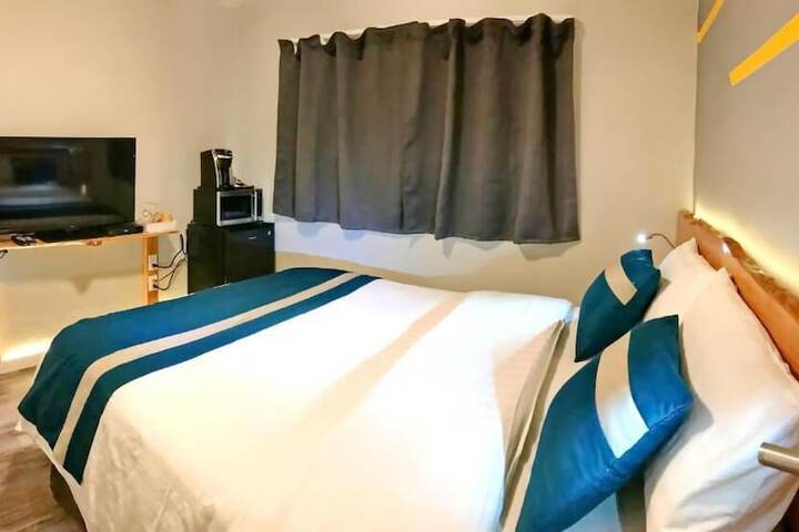 Room 12 of 68