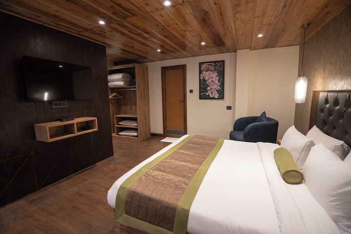 Room 16 of 40