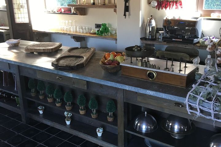 Breakfast/Coffee Service 26 of 38