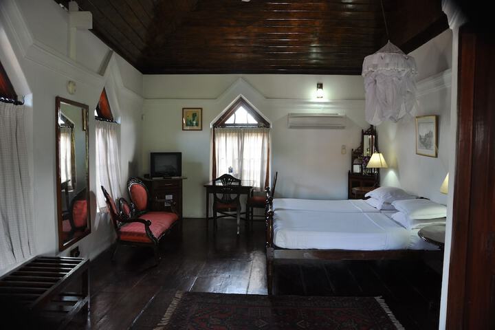 Room 6 of 43