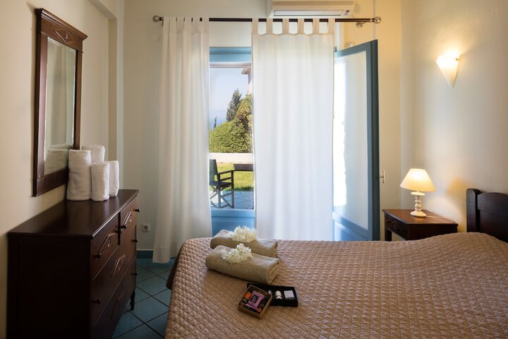 Room 6 of 70