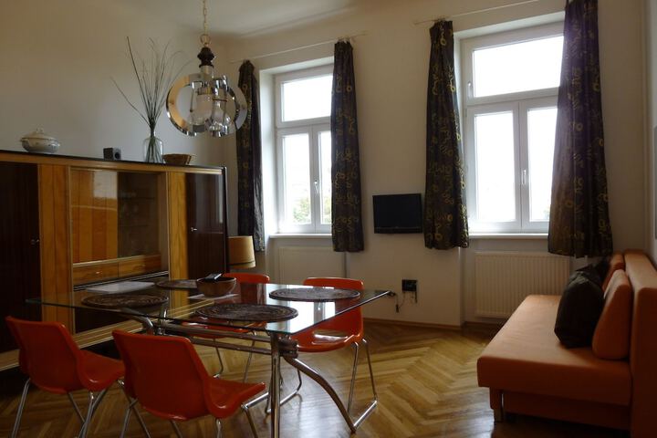 Room 69 of 108