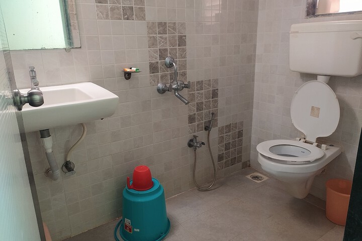 Room 30 of 51