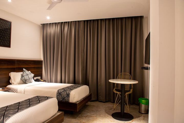 Room 13 of 73