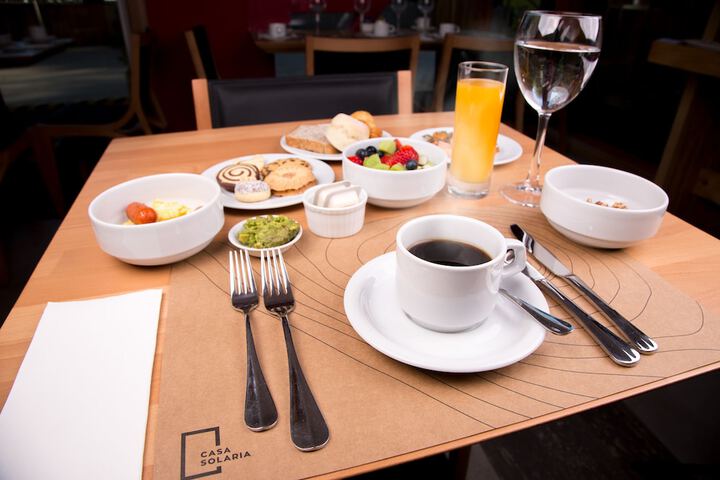 Breakfast/Coffee Service 24 of 34