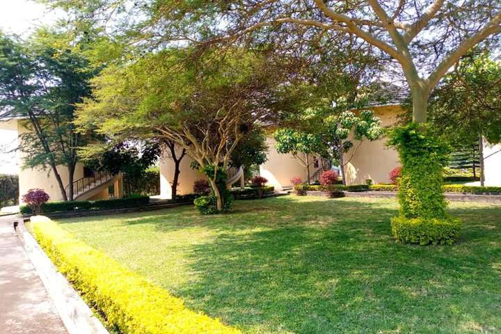 Hotel Exterior 16 of 18