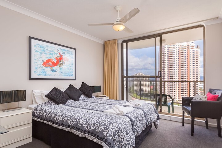 Room 4 of 96