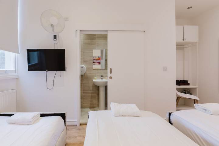 Room 44 of 78