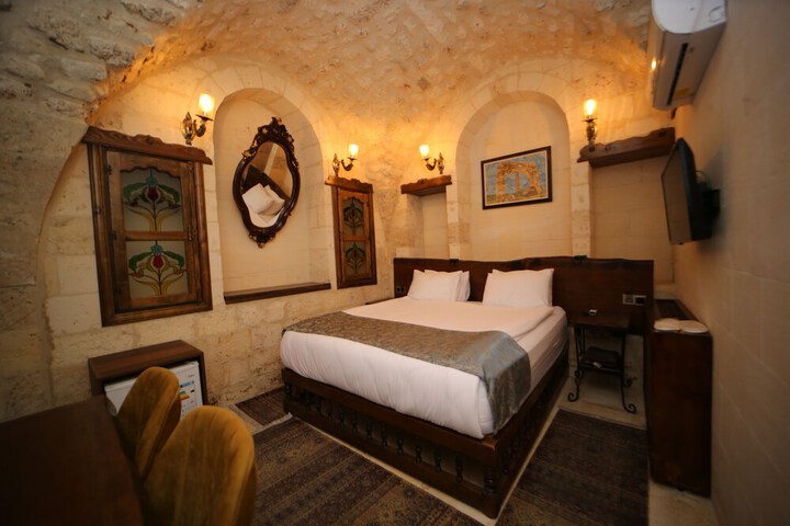 Room 6 of 85