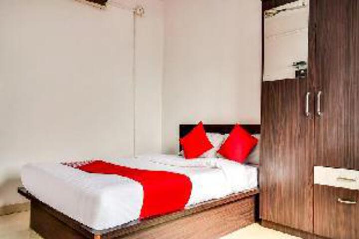 Image of Hotel Vijayraj Lodging & Boarding by Oyo Rooms