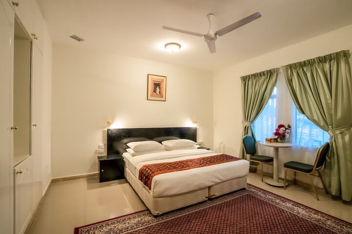Room 4 of 13