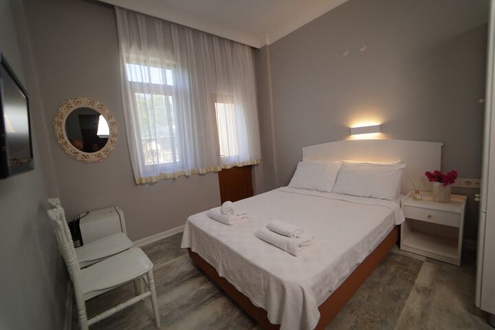 Room 10 of 48