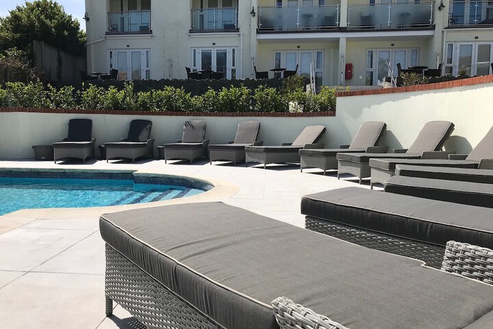 Pool 42 of 64