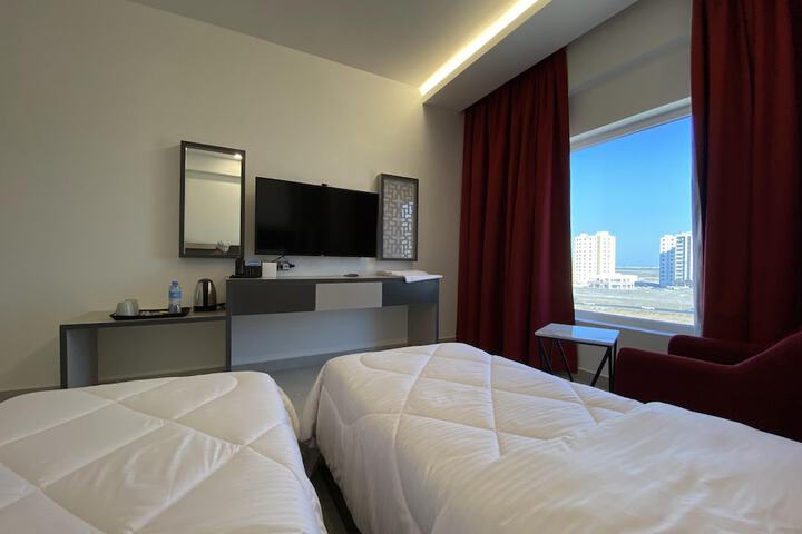 Room 10 of 18
