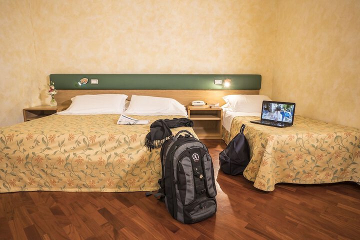 Room 27 of 70