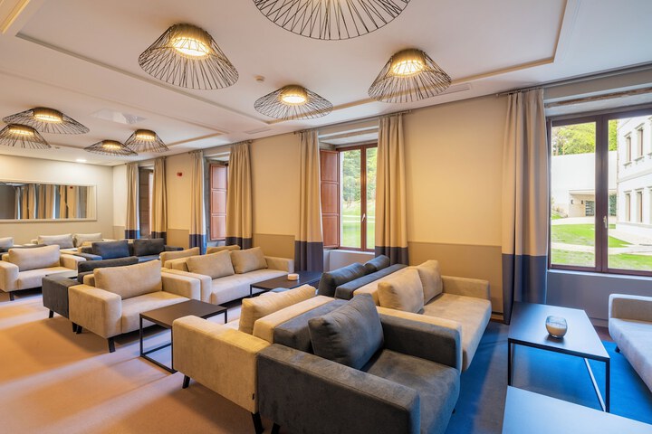 Room 9 of 30