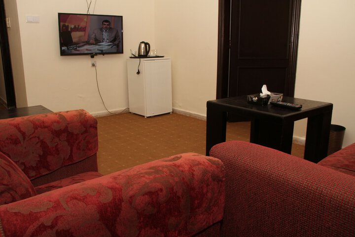 Room 9 of 19