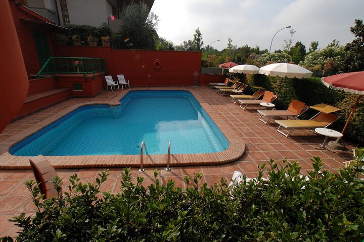 Pool 37 of 73