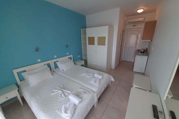 Room 10 of 60