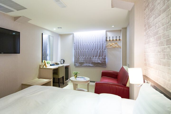 Room 14 of 88