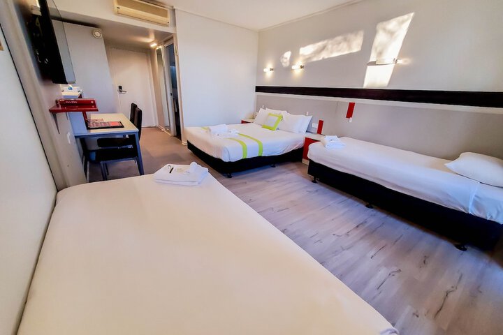 Room 49 of 100