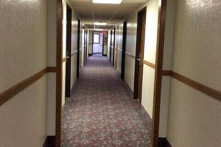 Ballroom/Hall 31 of 36