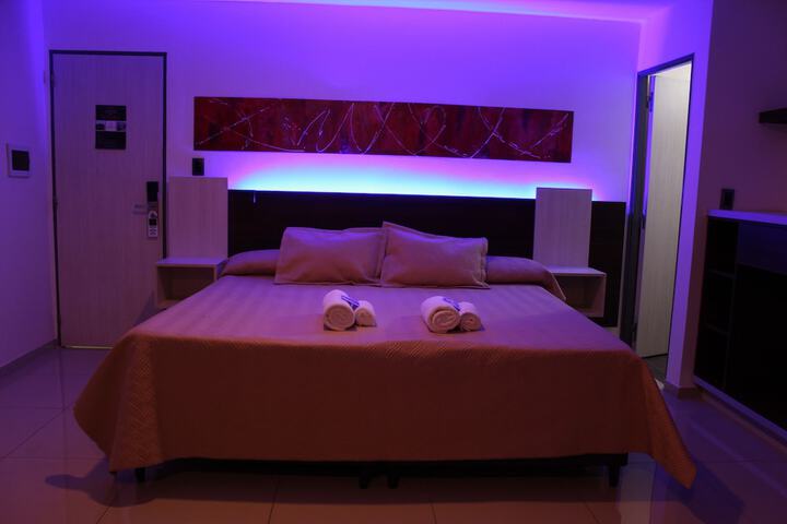 Room 6 of 37