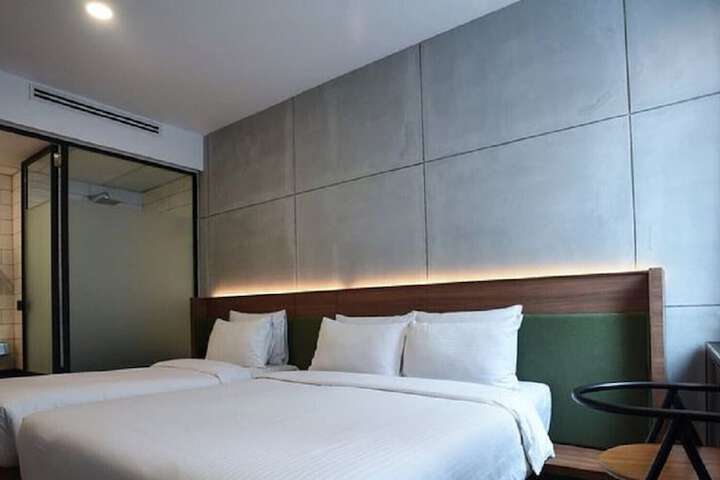 Room 52 of 101