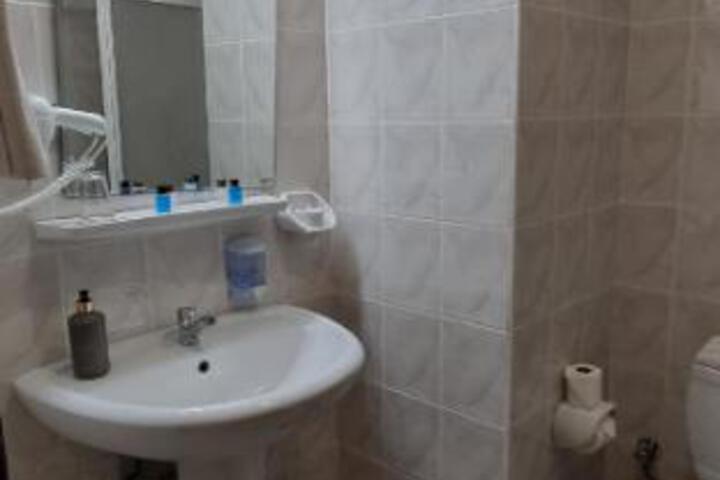 Room 12 of 15