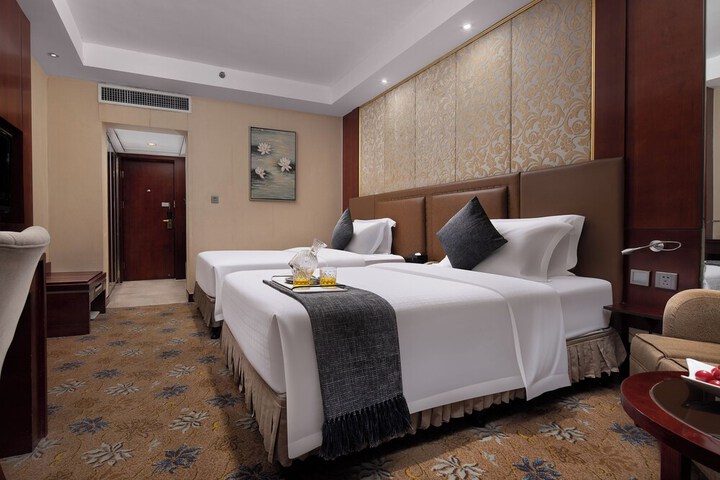 Room 6 of 31