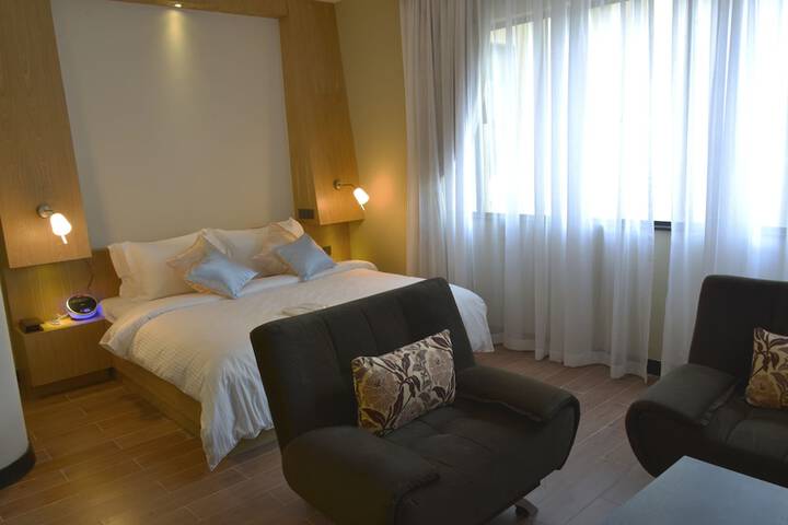 Room 3 of 36