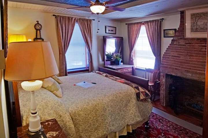 Room 8 of 27