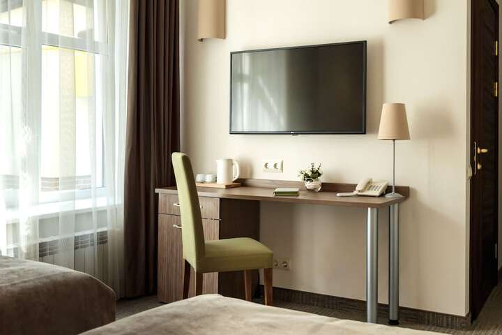 Room 9 of 37