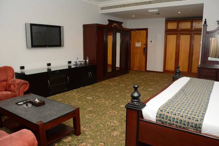 Room 7 of 10