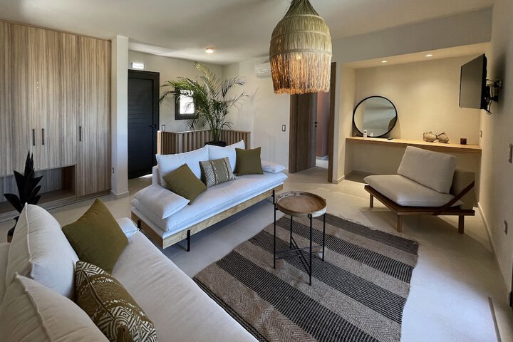 Room 8 of 189