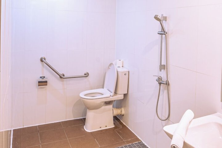 Room 16 of 19