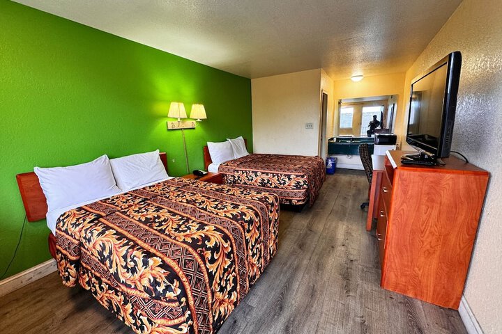 Room 12 of 24